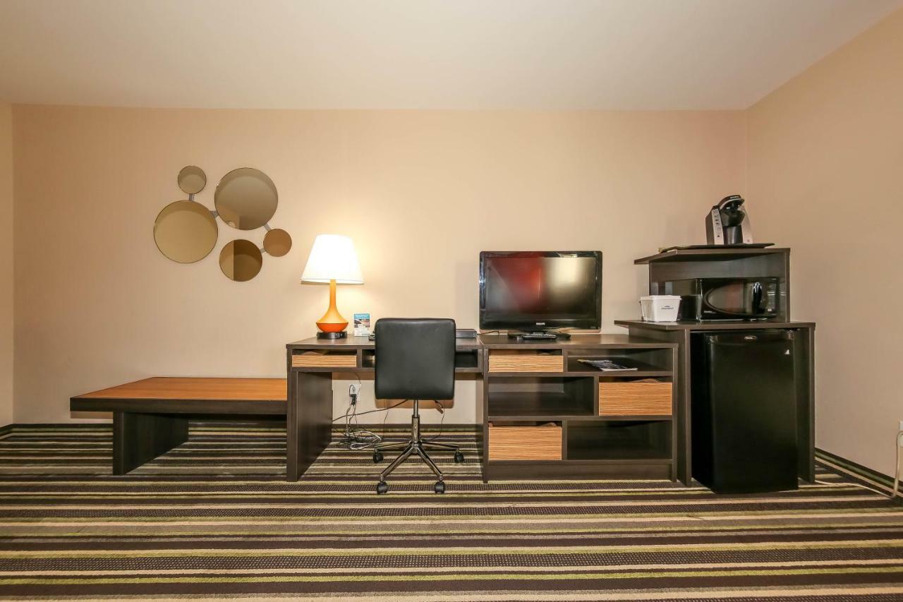 Howard Johnson By Wyndham Winnipeg West Kültér fotó